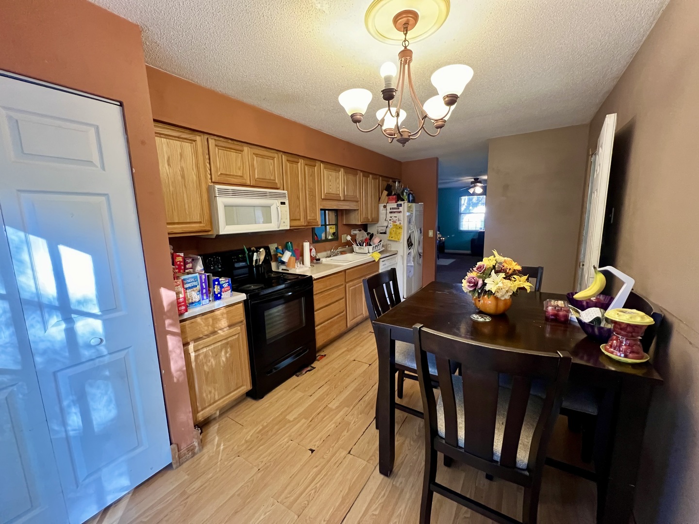 916 Blueridge Drive Property Photo 6
