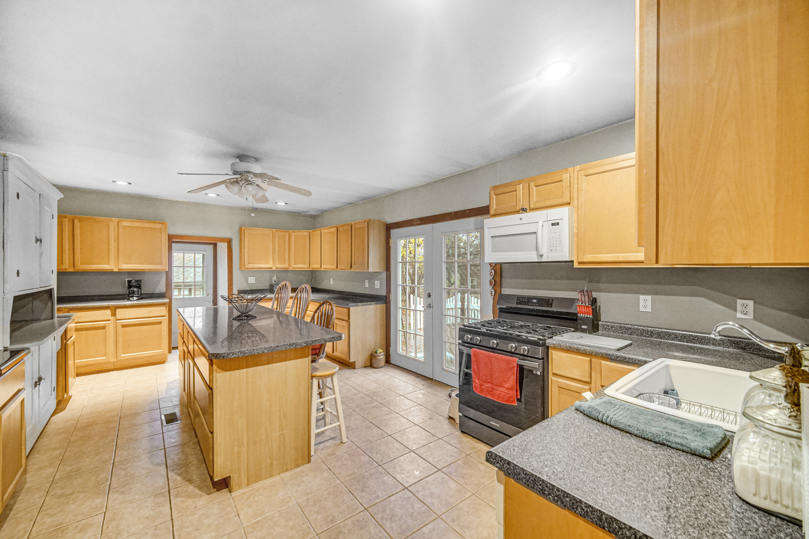 1386 Mill Street Property Photo 7