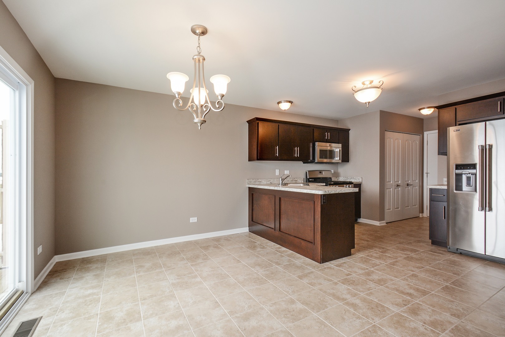 1440 Somerset Drive Property Photo 3