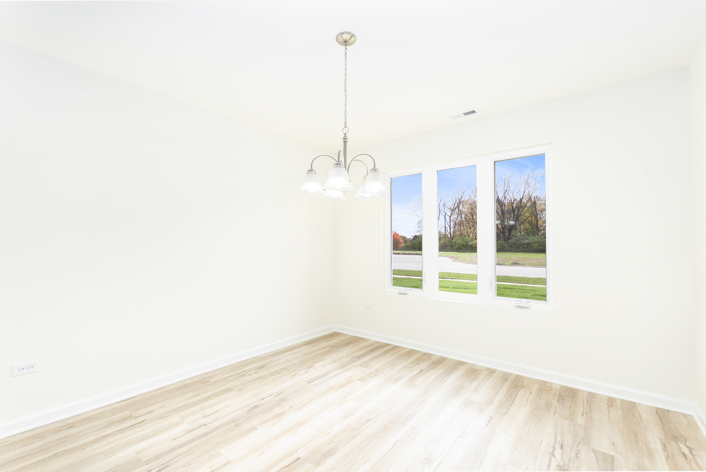 1186 Oak Grove Court Property Photo 2