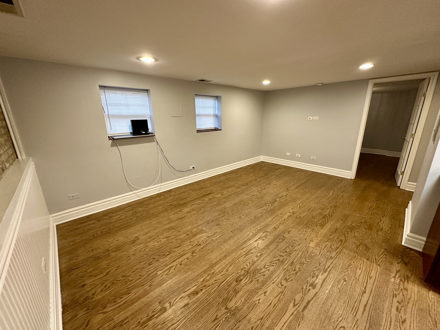 3041 W Belle Plaine Ave Property Photo 11