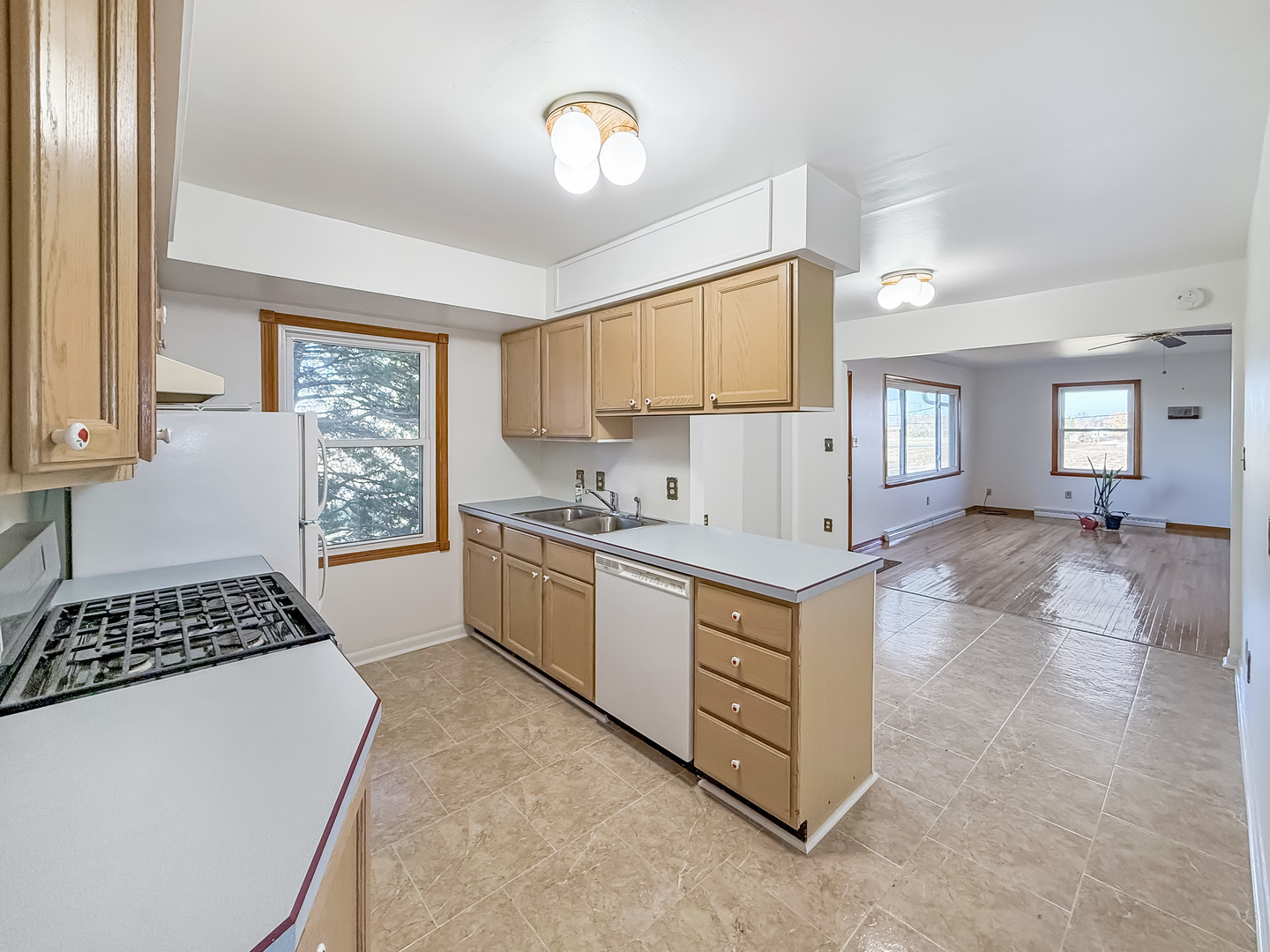 1165 N Henderson Road Property Photo 4
