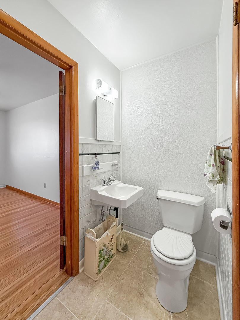 1165 N Henderson Road Property Photo 15