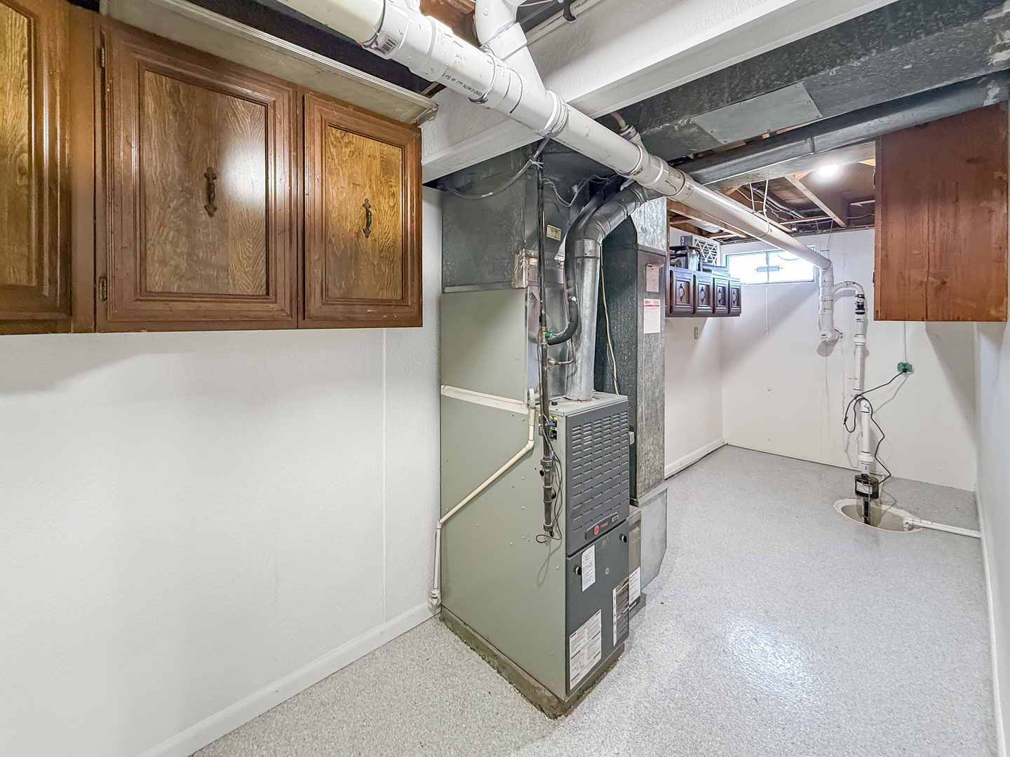 1165 N Henderson Road Property Photo 18