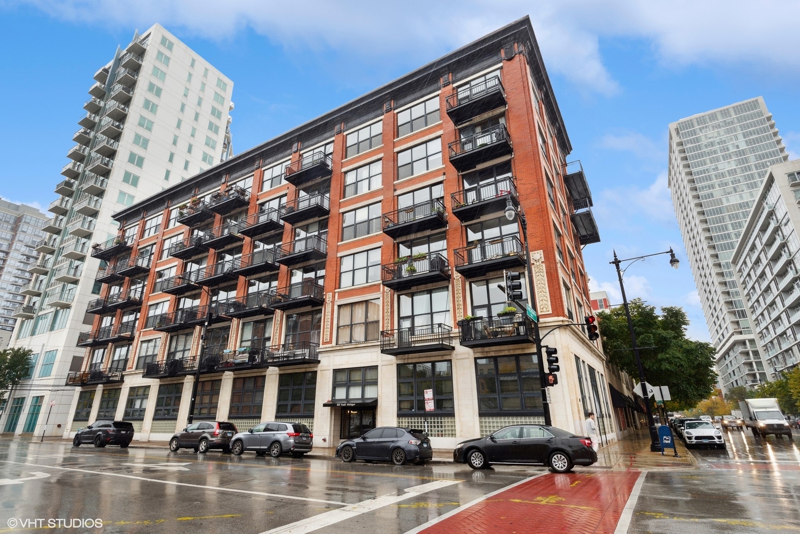 1601 S Michigan Ave Property Photo 1