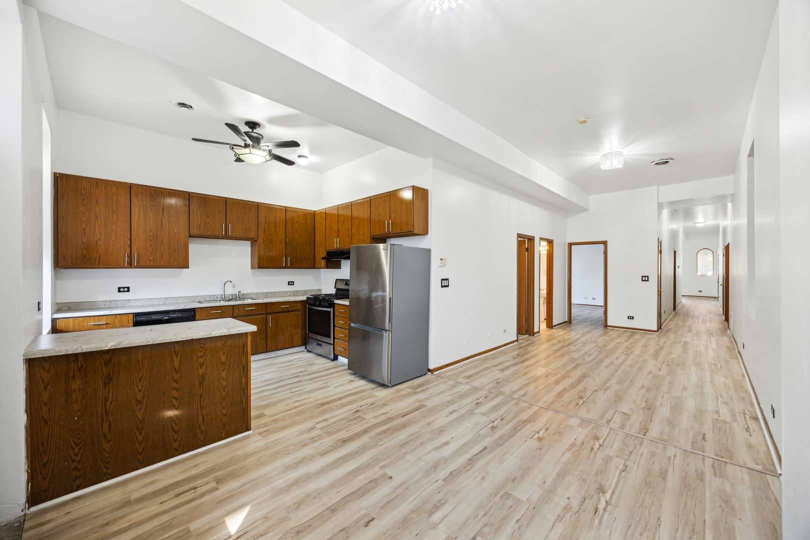 4552 S Oakenwald Avenue 1n Property Photo 6