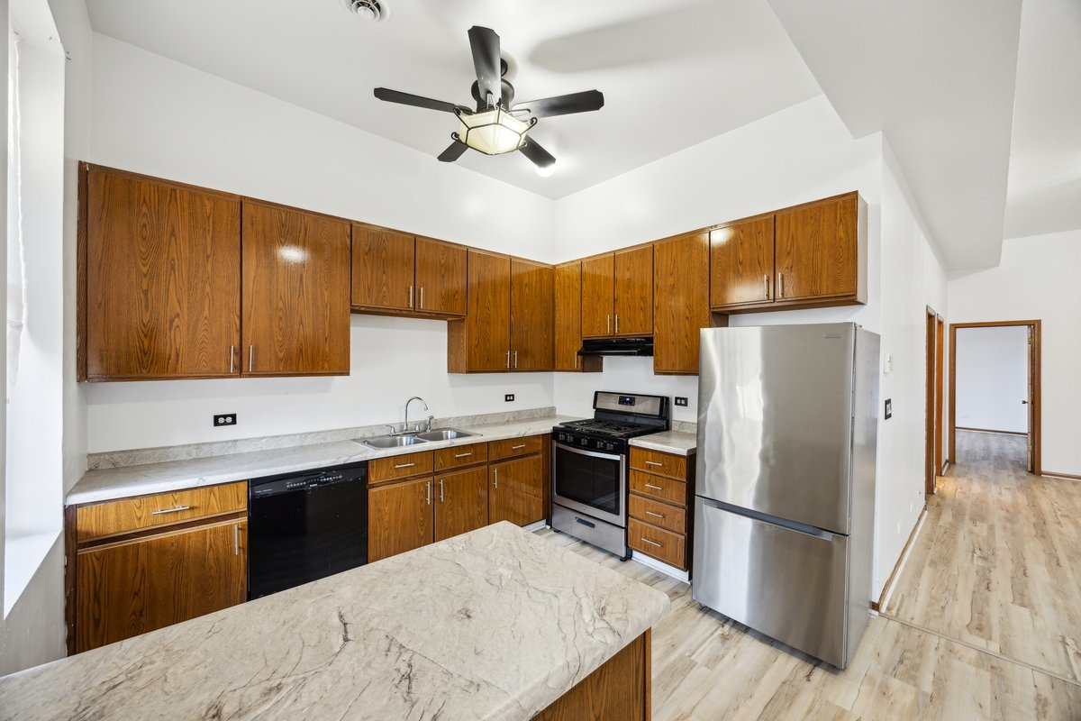 4552 S Oakenwald Avenue 1n Property Photo 7