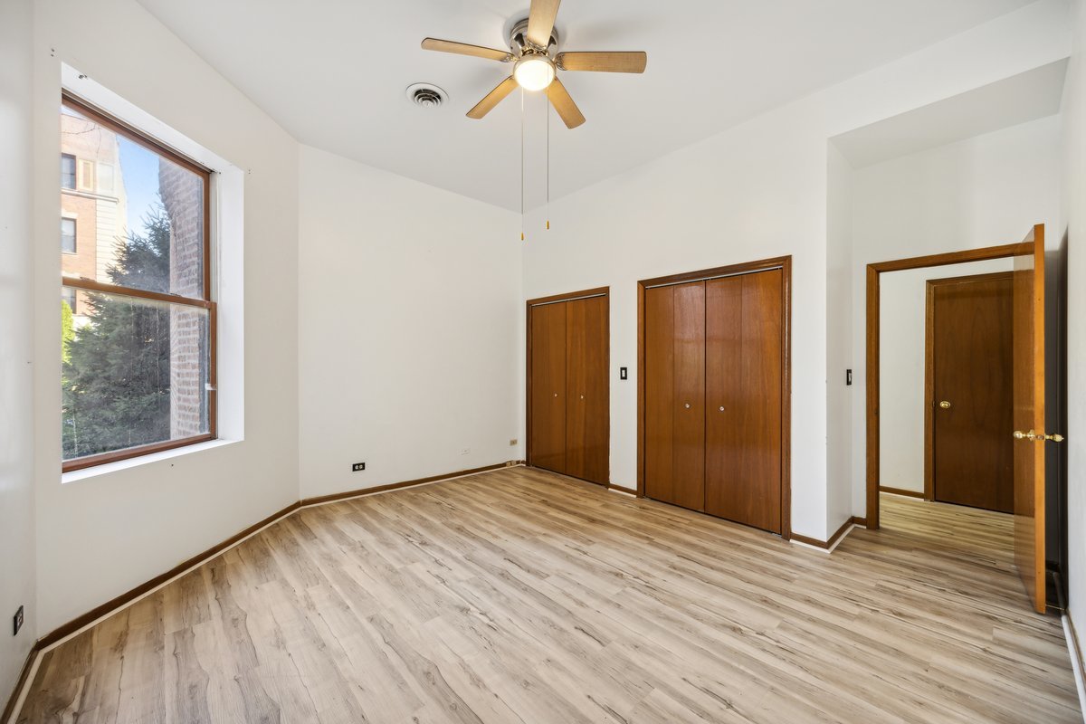 4552 S Oakenwald Avenue 1n Property Photo 10