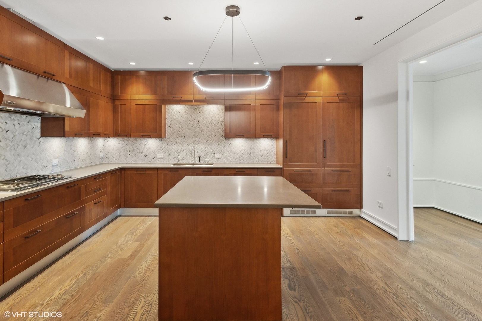 77 E Walton Street 28b Property Photo 14