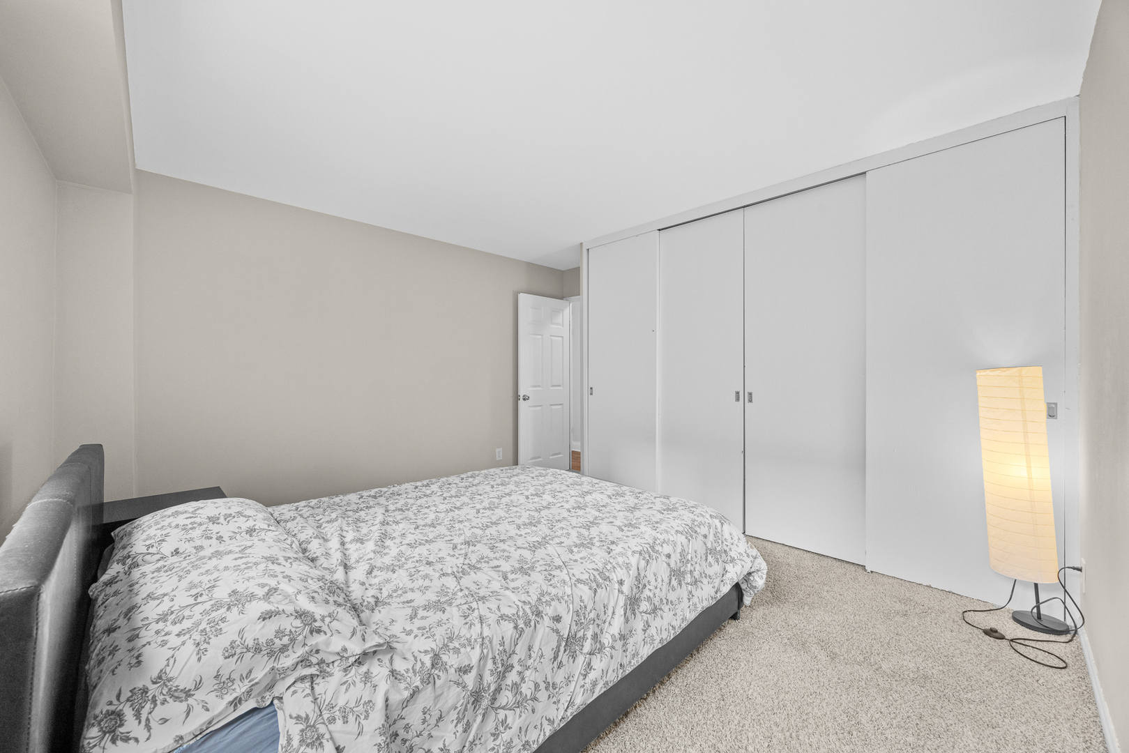 6118 N Sheridan Road 304 Property Photo 12