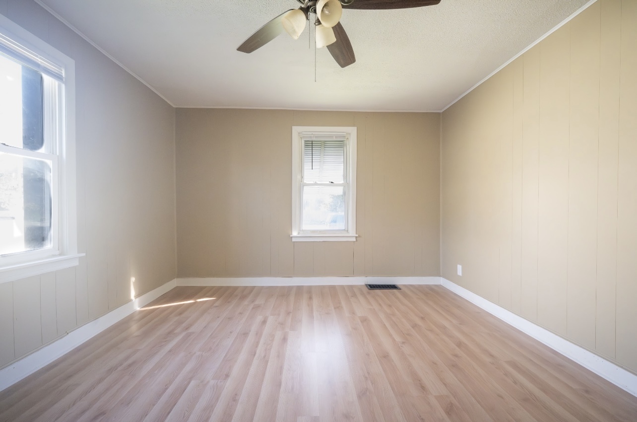 585 N Fairmont Avenue Property Photo 7