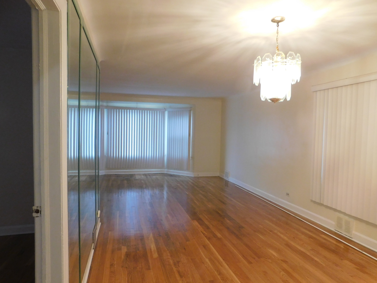 7748 S Wolcott Avenue Property Photo 2