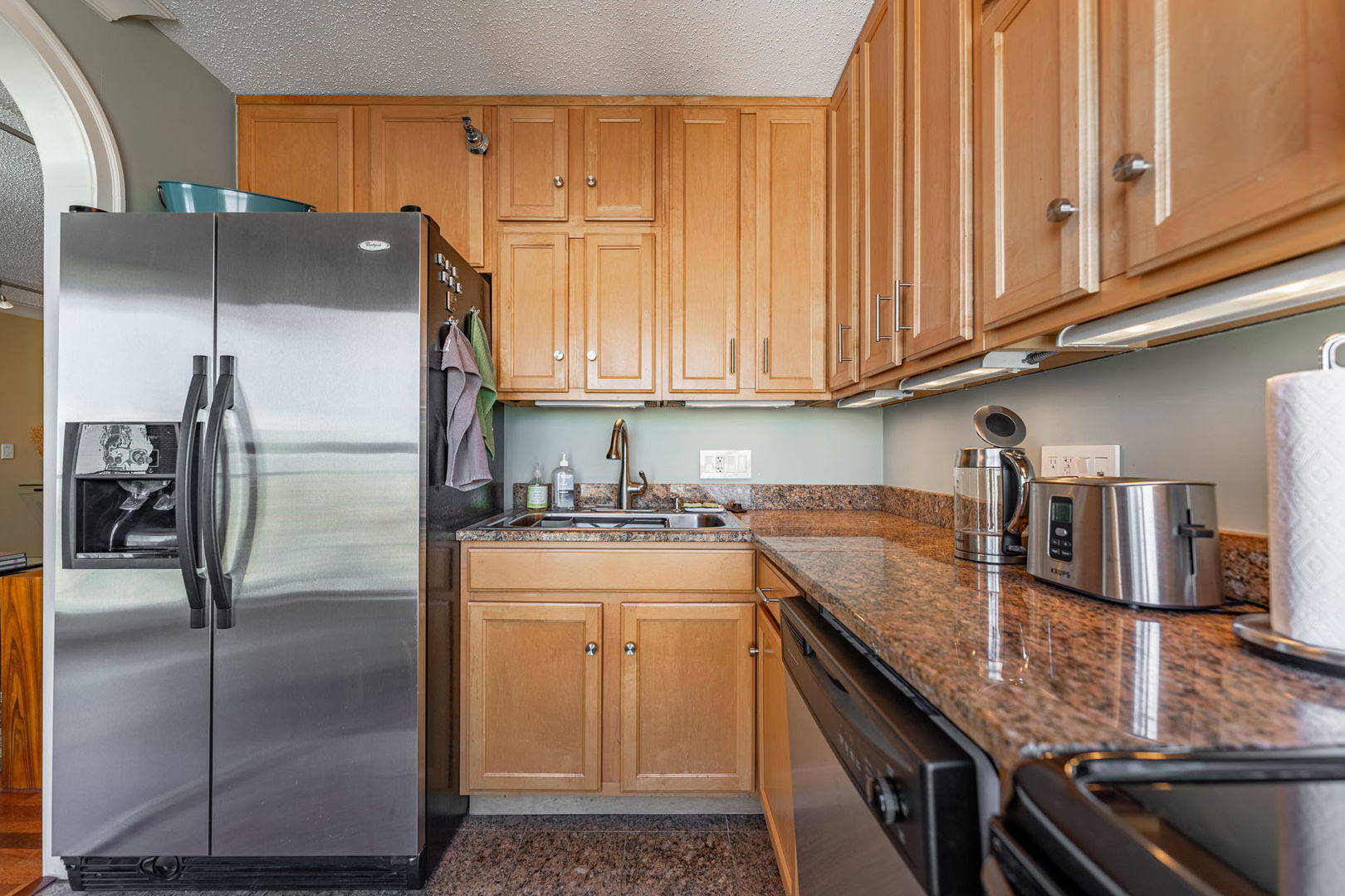 1212 N La Salle Dr Property Photo 4