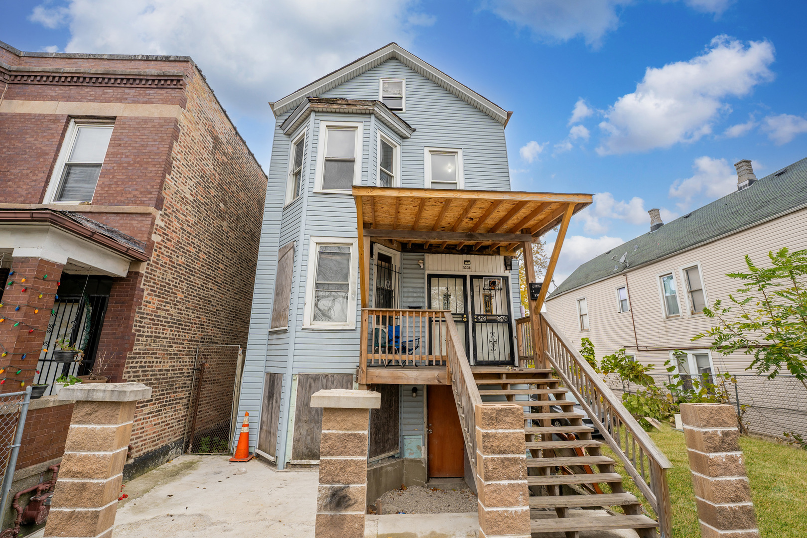 5338 S Wood Street Property Photo 1