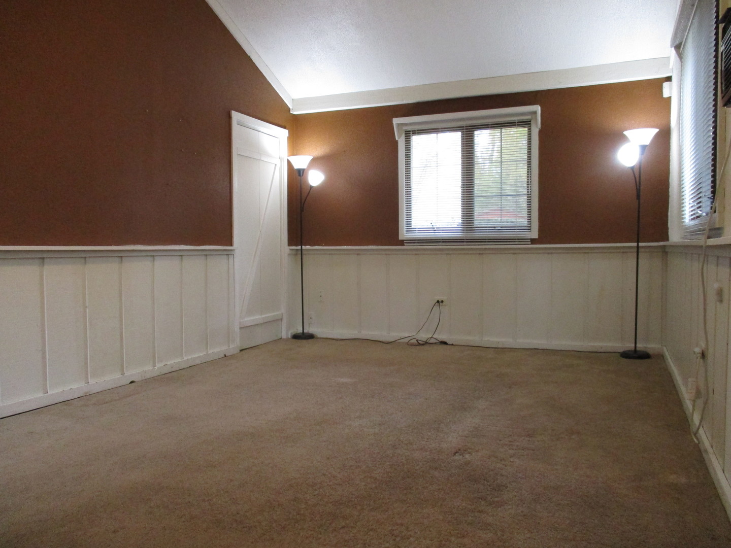 240 Mantua St Property Photo 6