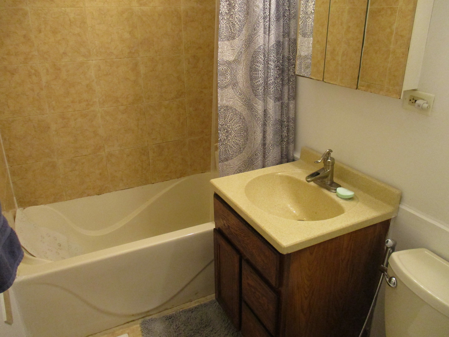 240 Mantua St Property Photo 8