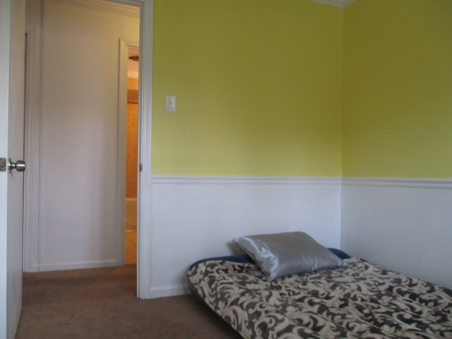 240 Mantua St Property Photo 9
