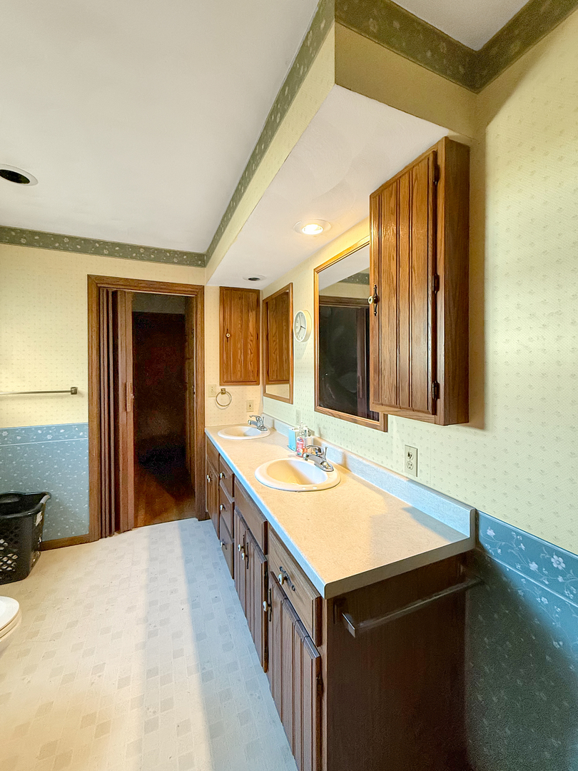 103 E Roosevelt Street Property Photo 18