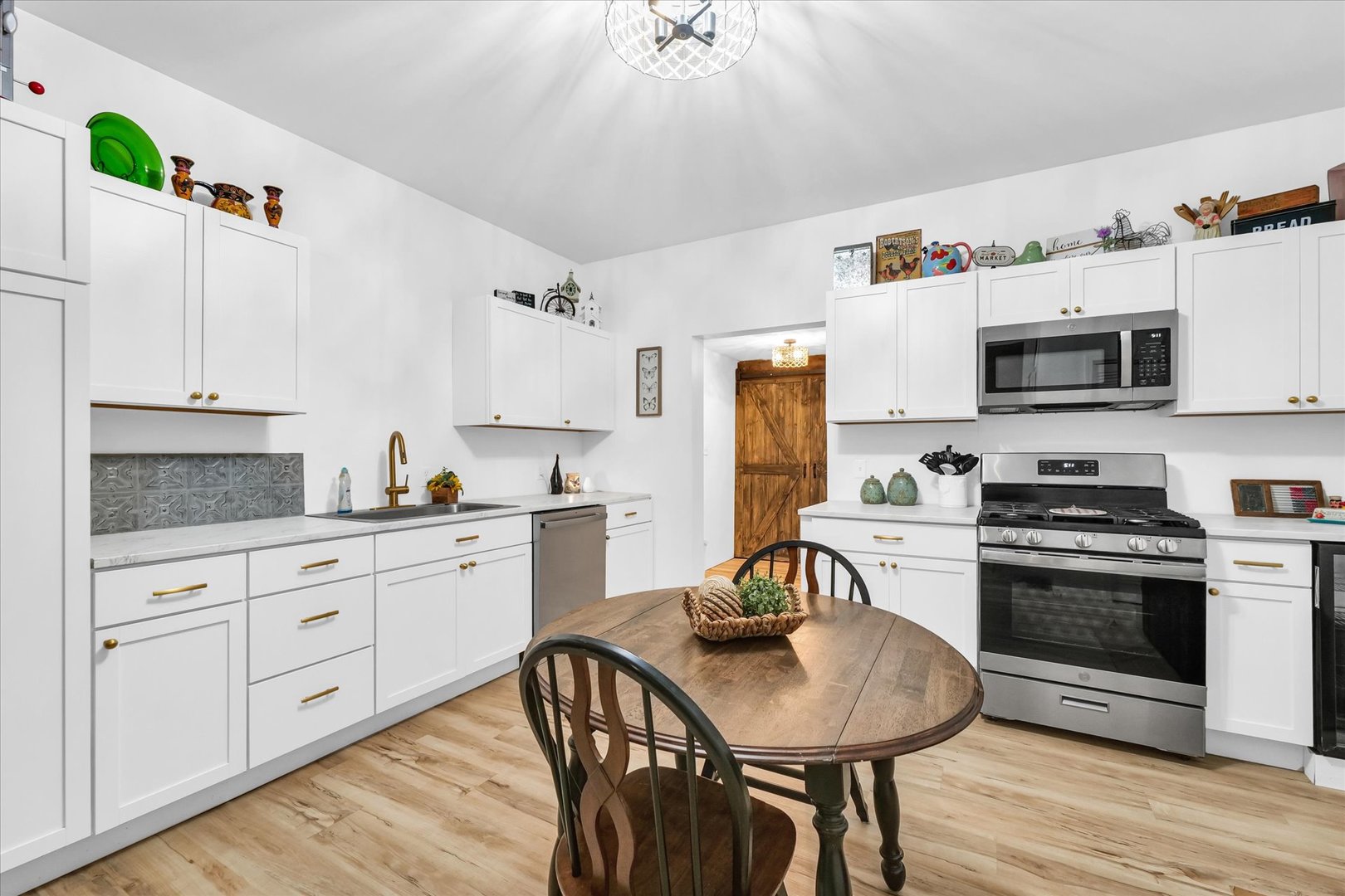 106 S Madison Street Property Photo 12