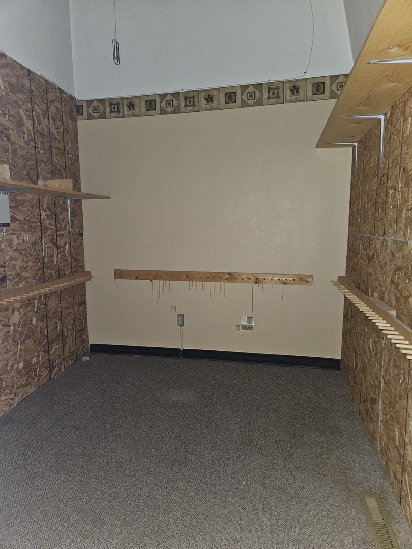 211 E Stephenson St Property Photo 14
