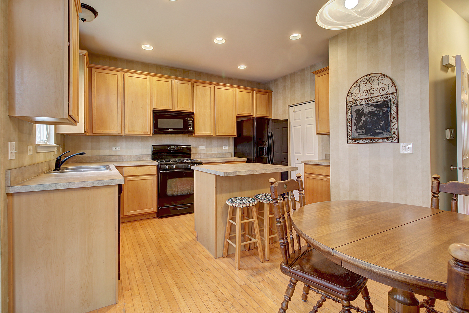 7207 Yorkshire Street Property Photo 9