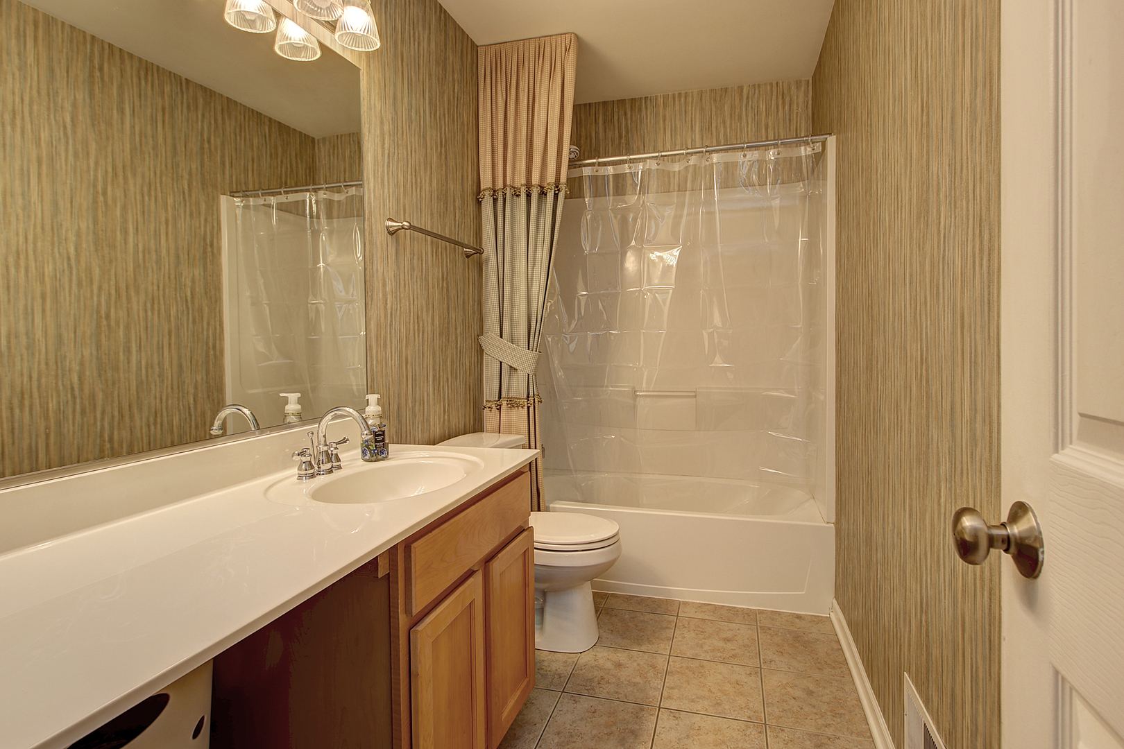 7207 Yorkshire Street Property Photo 24