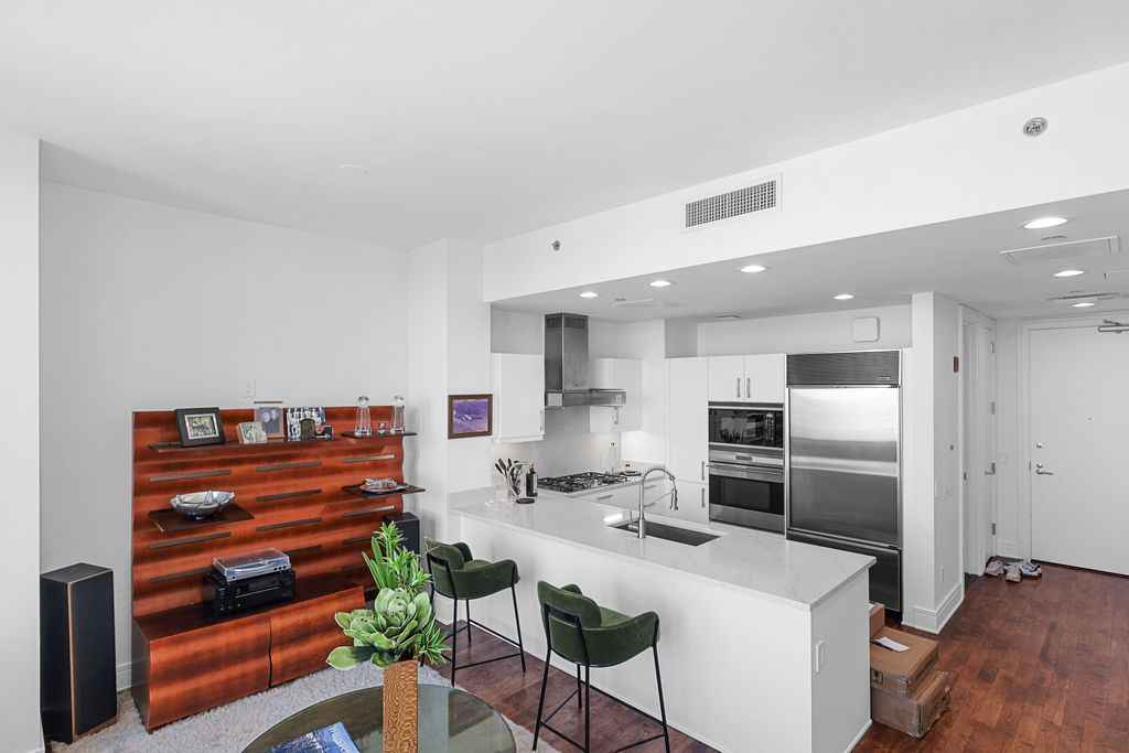 401 N Wabash Avenue 42e Property Photo 5