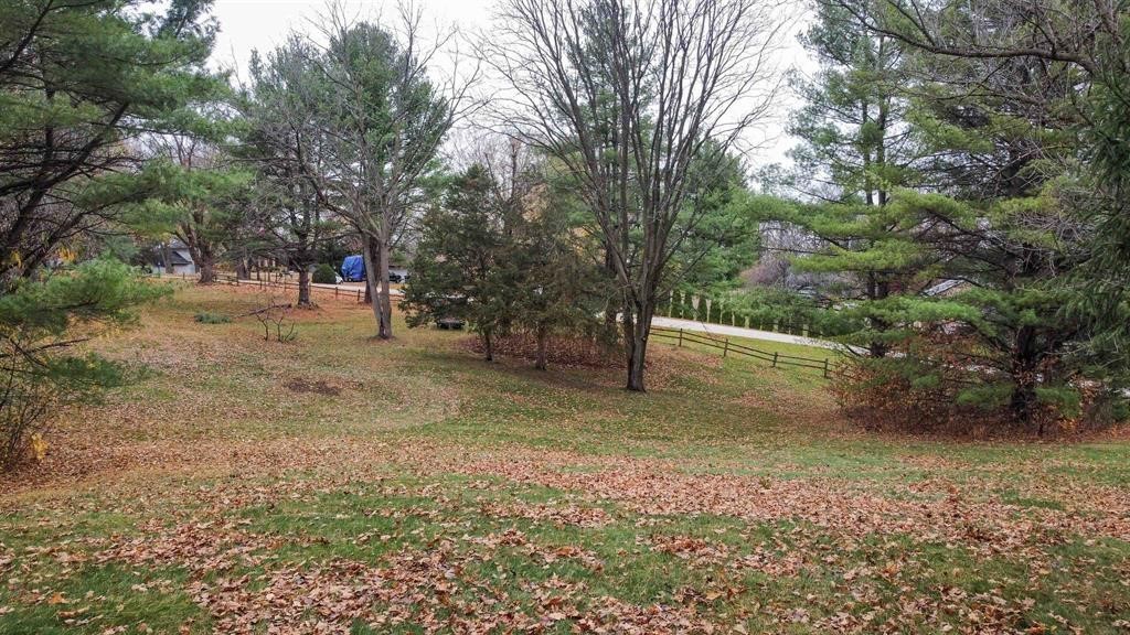 8133 Harvest Hills Drive Property Photo 2