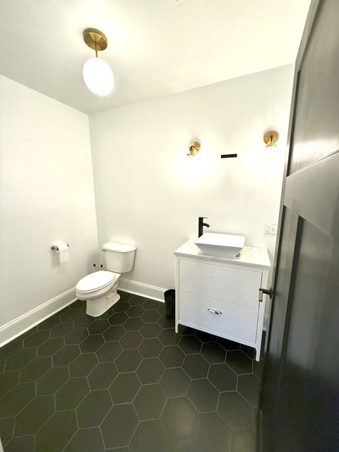 238 E Railroad St Property Photo 7