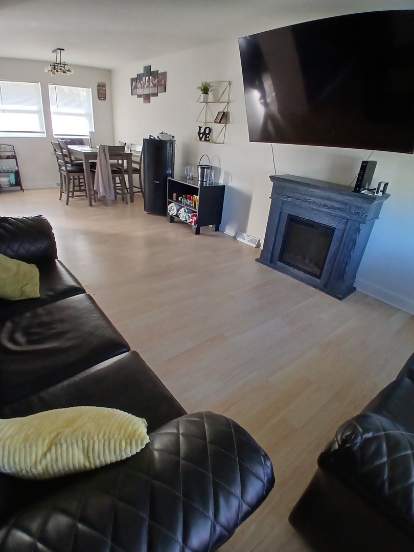 2121 Carmel Boulevard Property Photo 5