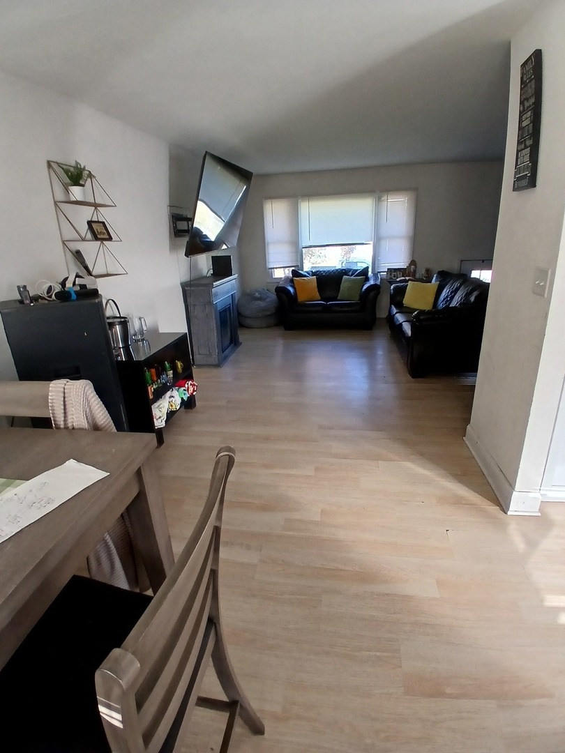 2121 Carmel Boulevard Property Photo 9