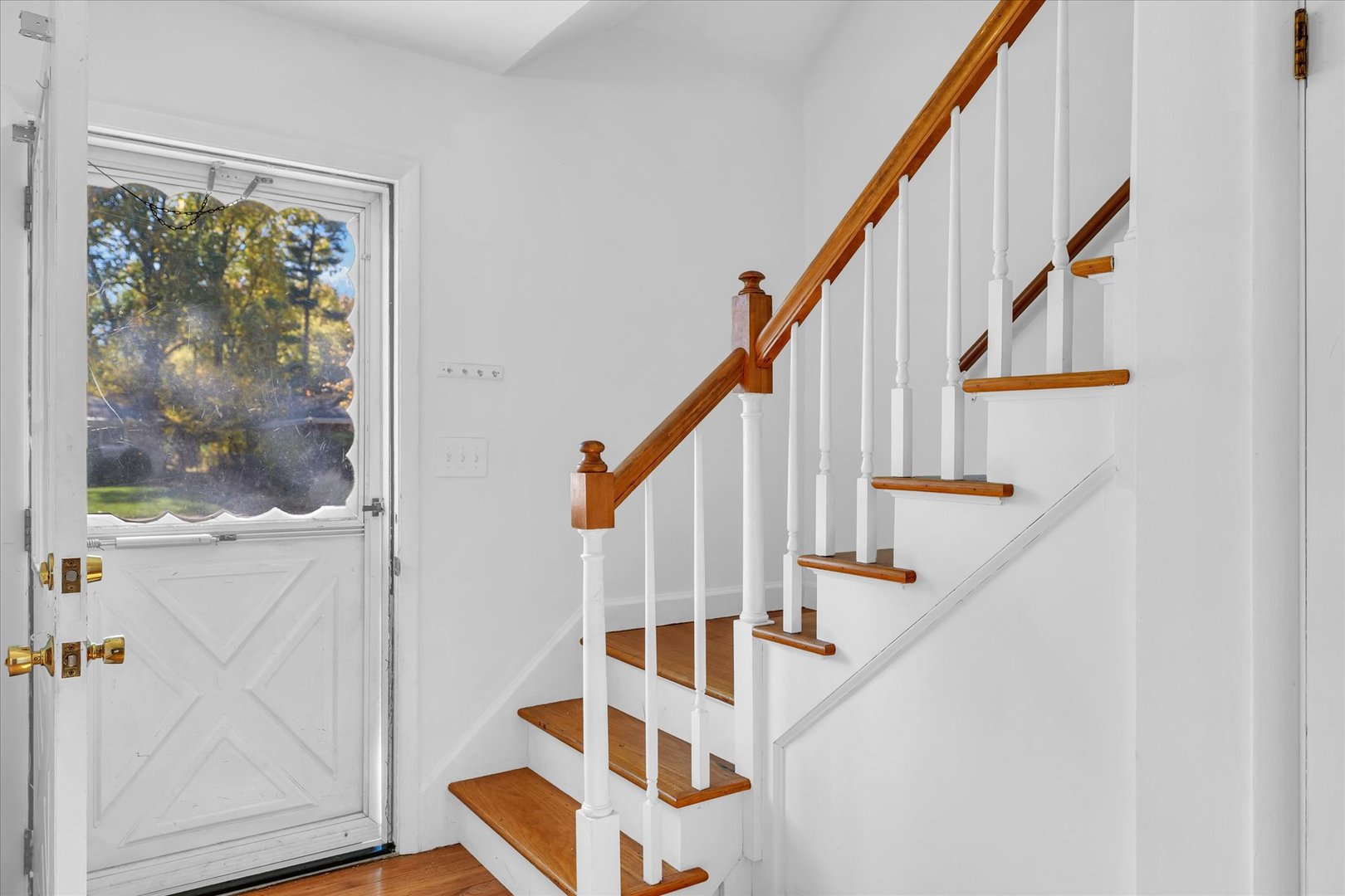 610 E Burkwood Court Property Photo 4