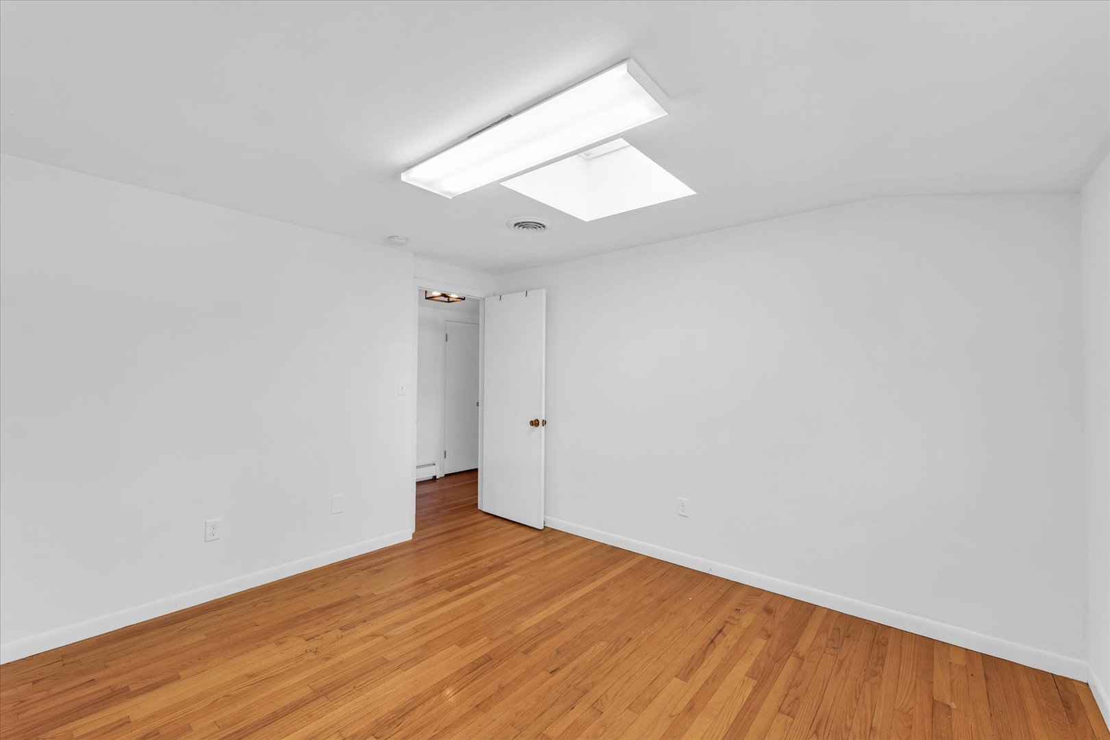 610 E Burkwood Court Property Photo 24
