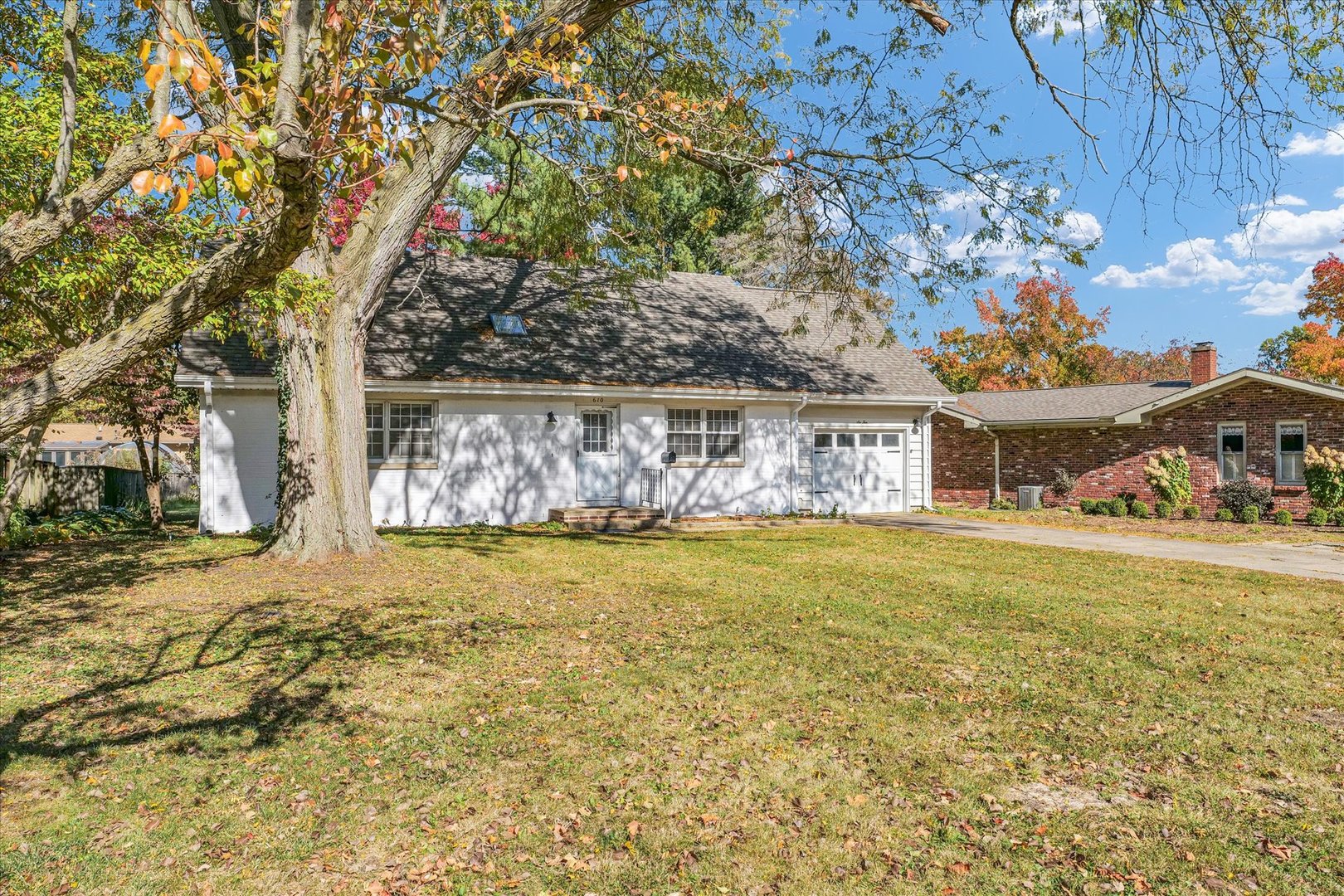 610 E Burkwood Court Property Photo 32