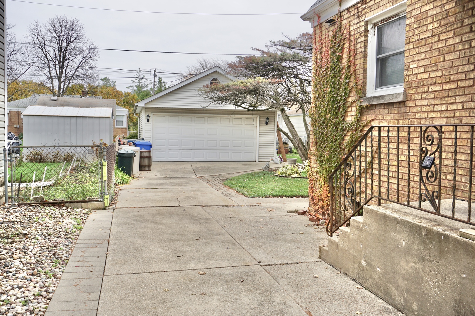 4727 N Newcastle Avenue Property Photo 2