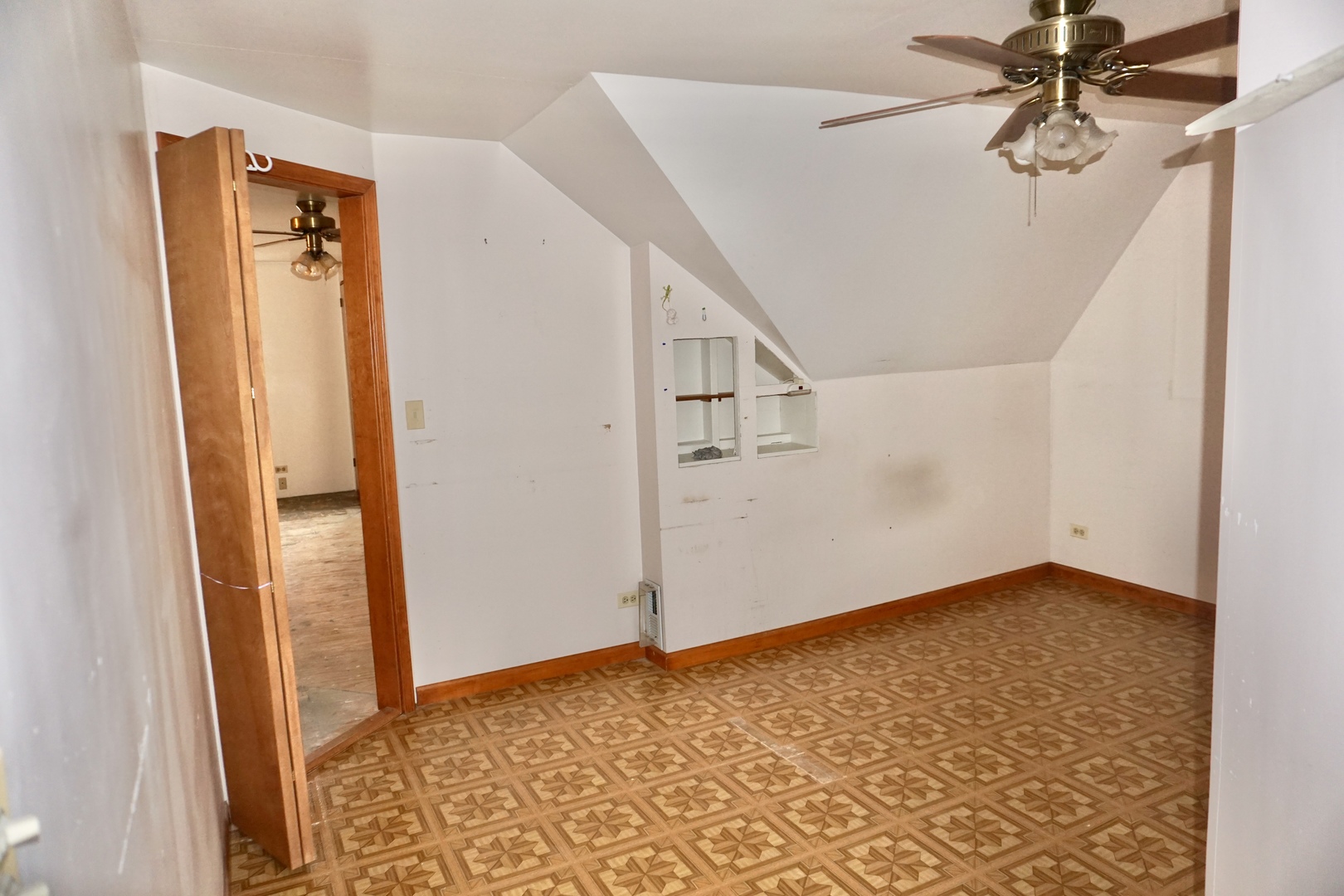 4727 N Newcastle Avenue Property Photo 11