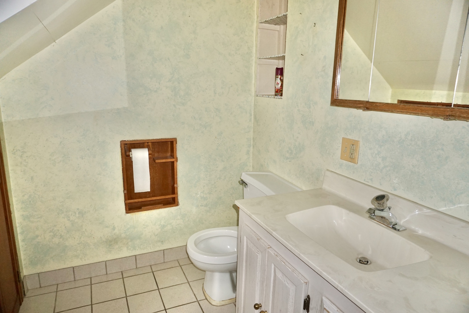 4727 N Newcastle Avenue Property Photo 13