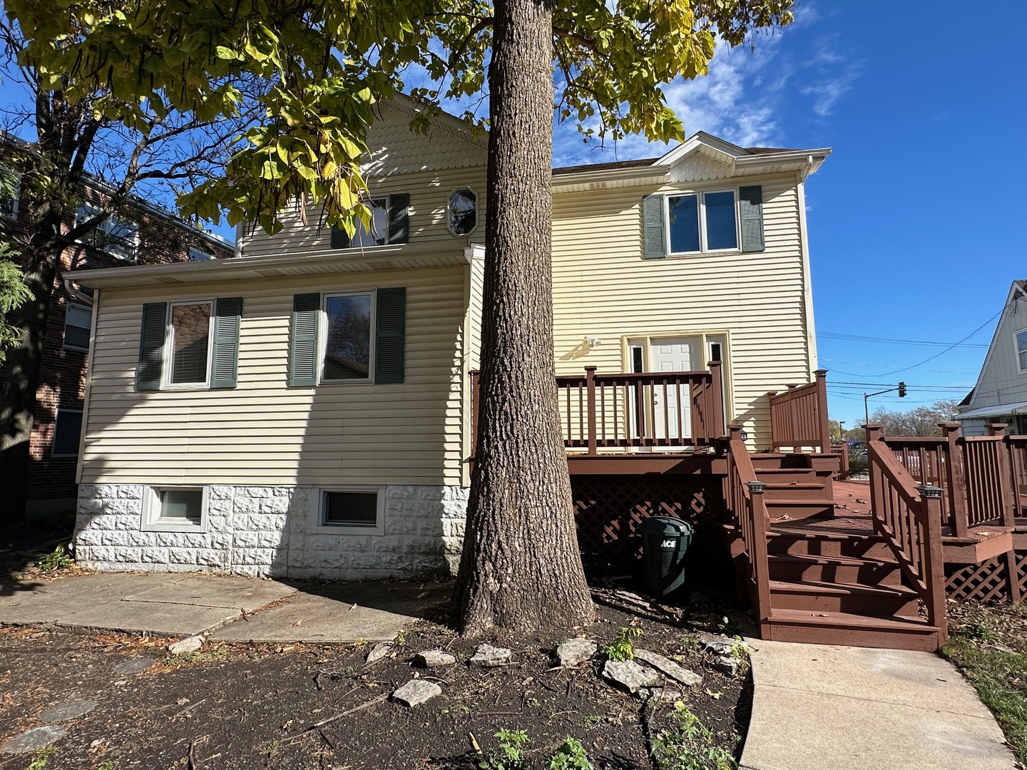 606 S York Street Property Photo 1