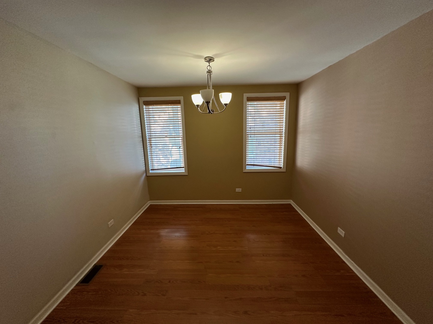 606 S York Street Property Photo 10
