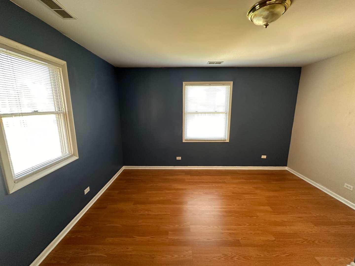 606 S York Street Property Photo 15