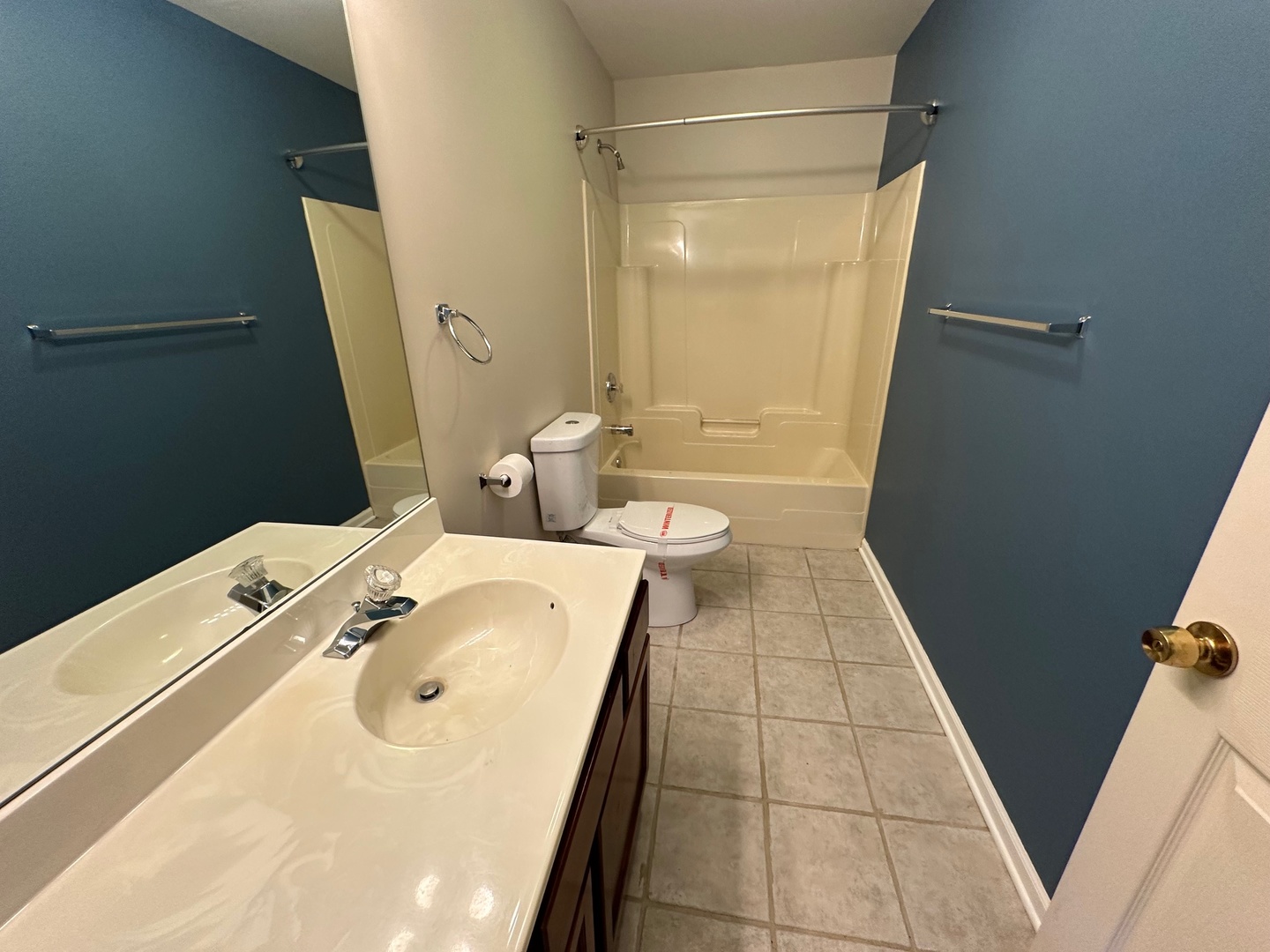 606 S York Street Property Photo 16