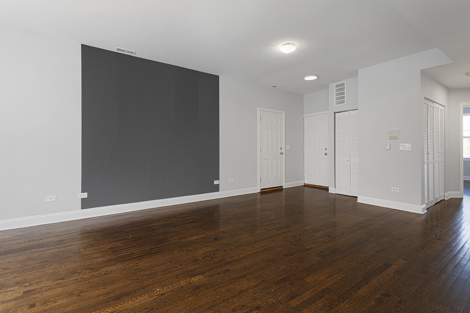 7528 N Seeley Avenue 304 Property Photo 6