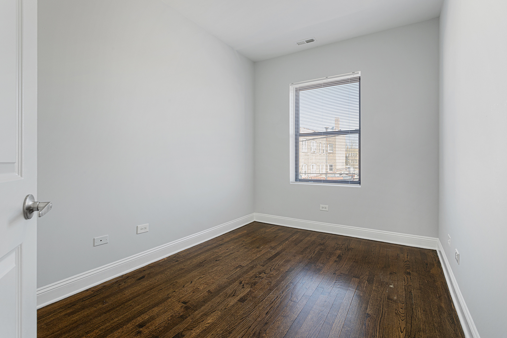 7528 N Seeley Avenue 304 Property Photo 7