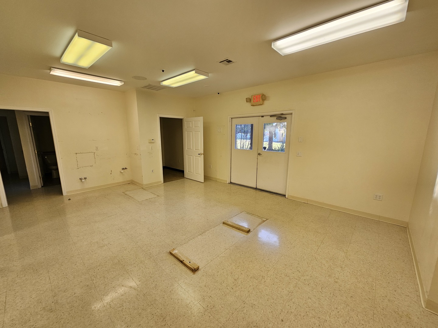 2917 W Springfield Ave Property Photo 6