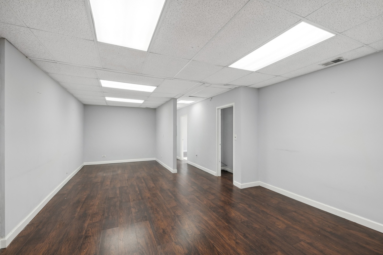 1600 Dempster St Property Photo 9