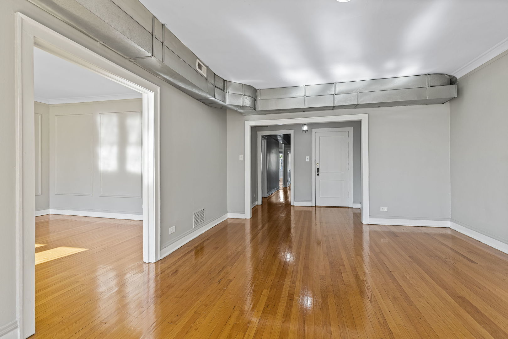 7830 S Luella Avenue 3s Property Photo 4
