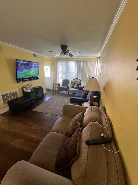8128 S Kilbourn Street Property Photo 5