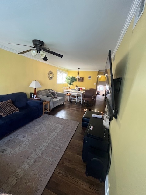 8128 S Kilbourn Street Property Photo 6