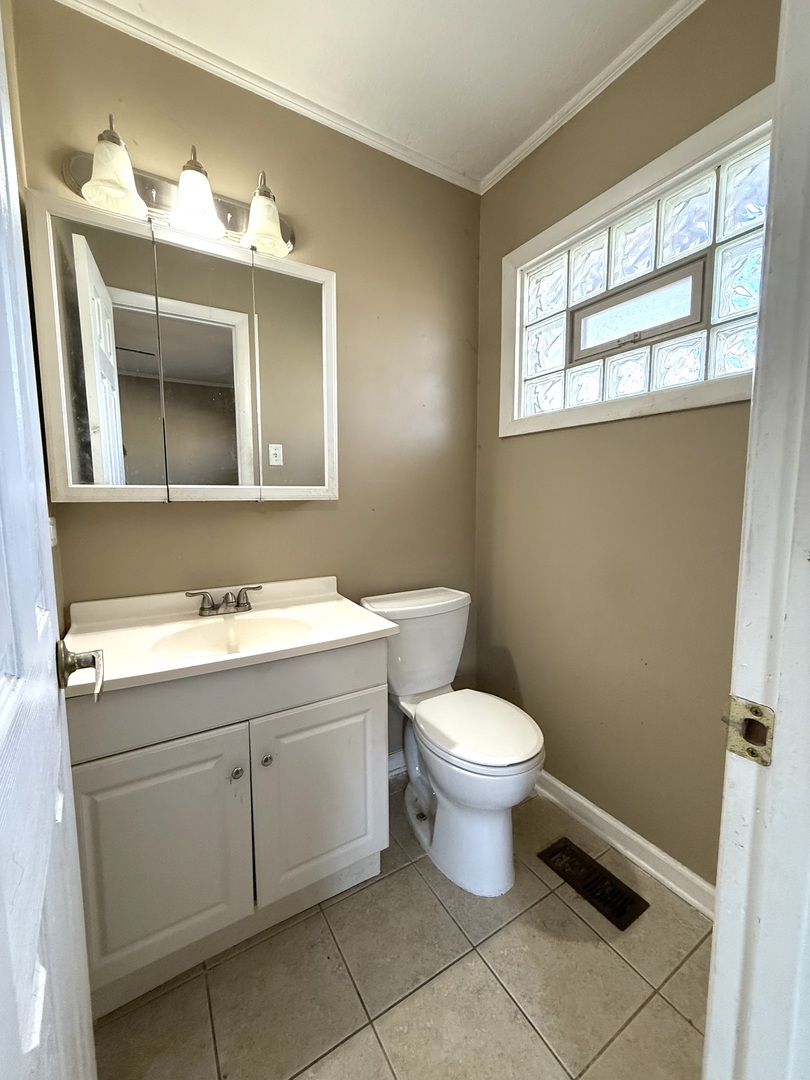450 Shabbona Drive Property Photo 15