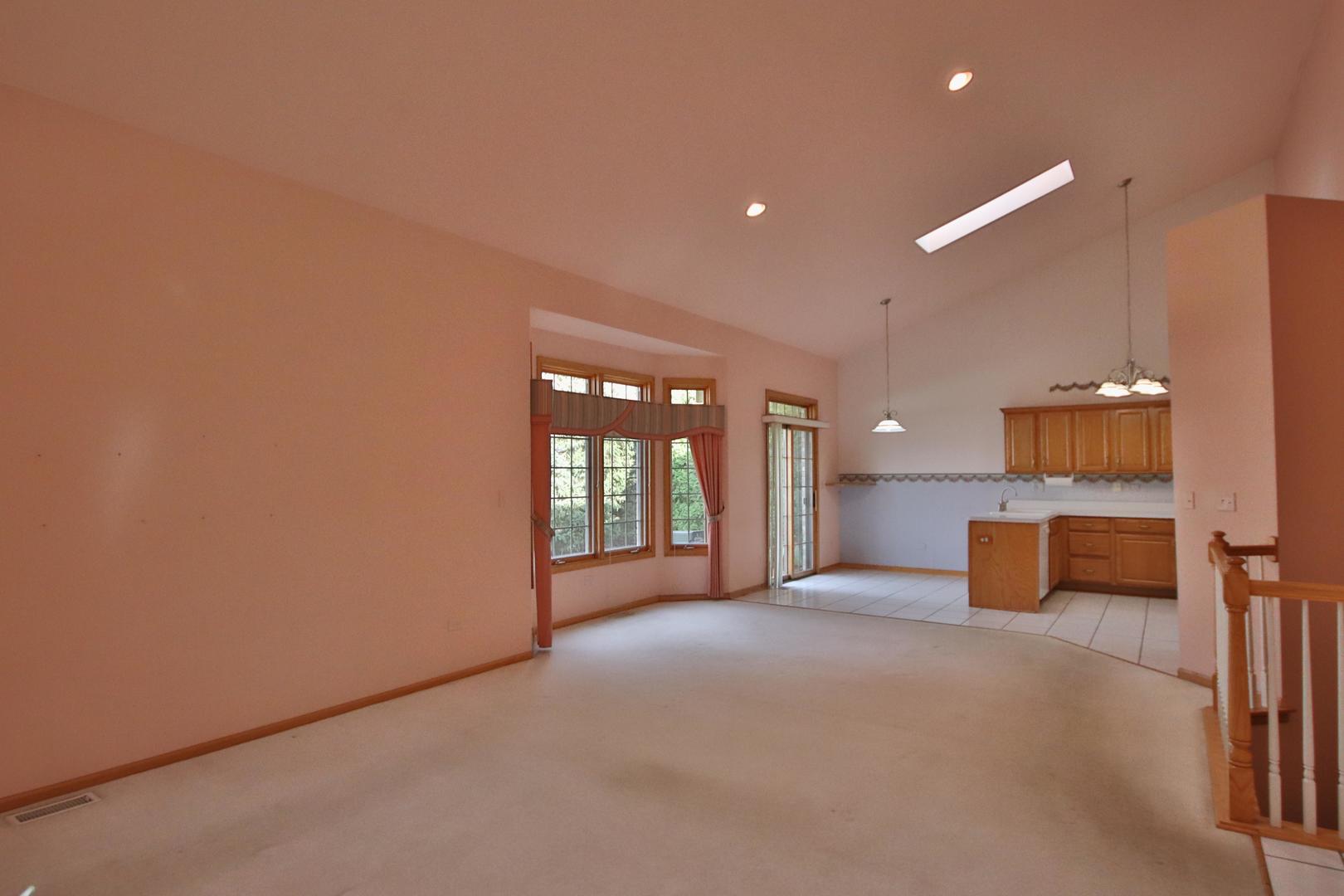 11104 Karen Drive Property Photo 3